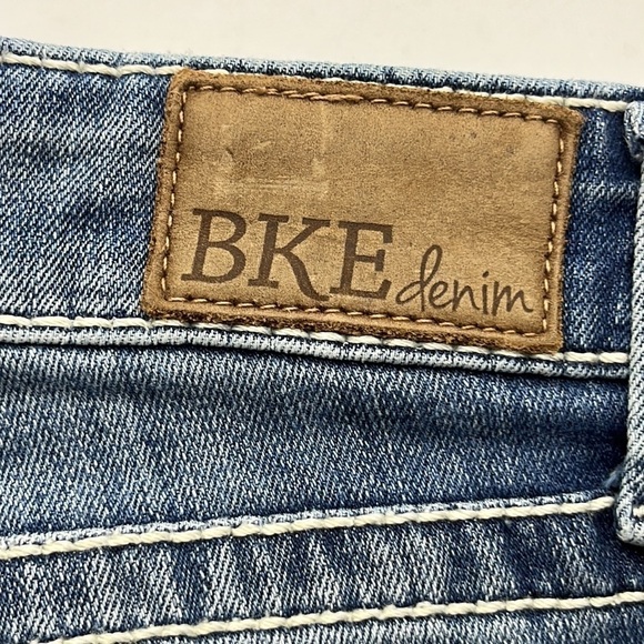 BKE Denim Sabrina Low Rise Capri Size 26 - Picture 12 of 16
